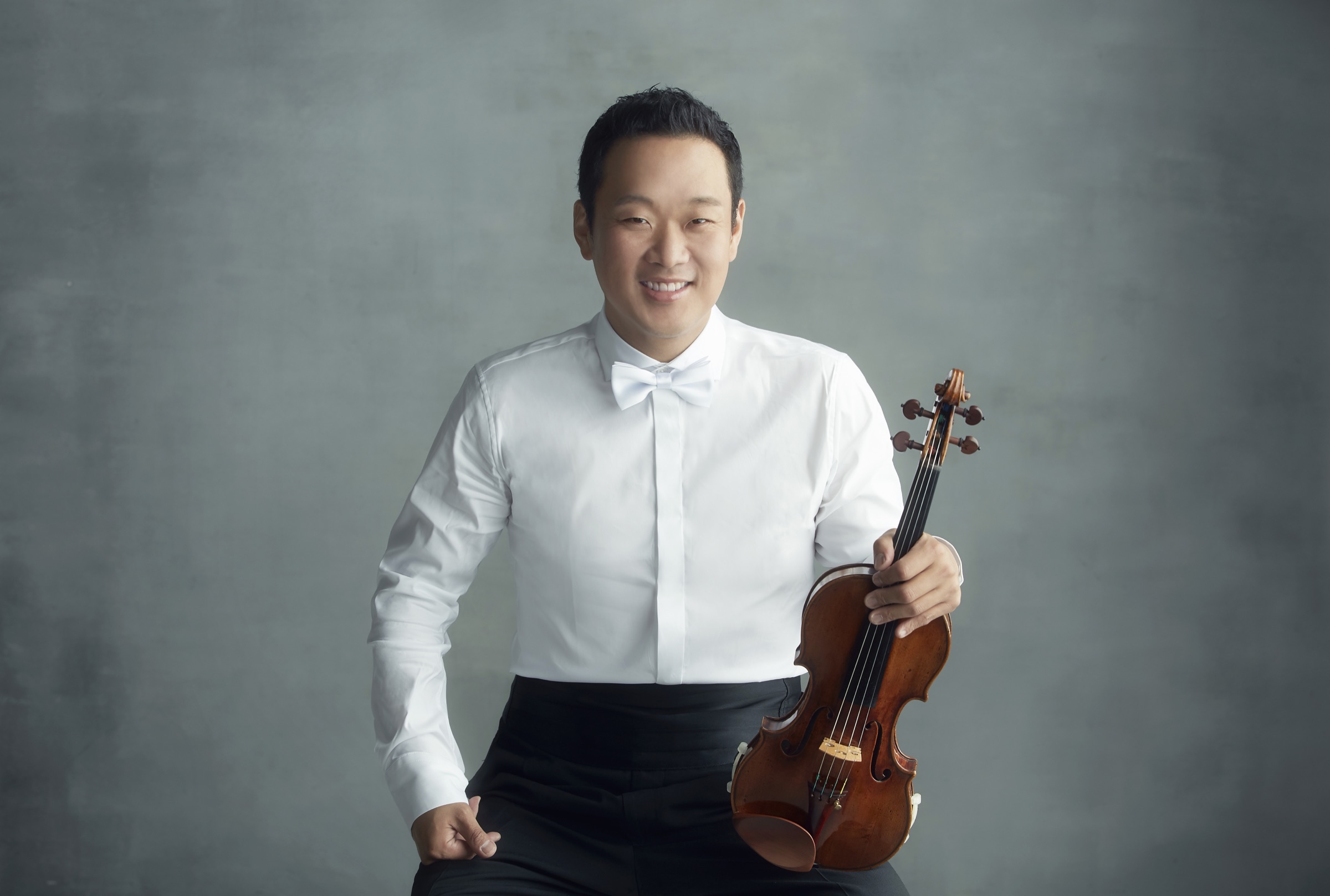 Dennis Kim, studio portrait